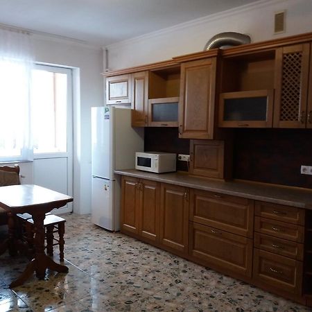 3-К Квартира Apartment Ivano Frankivsk Bagian luar foto